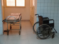 Transportmittel für Patienten,zwischen Gymäkologie und OP (200 m)